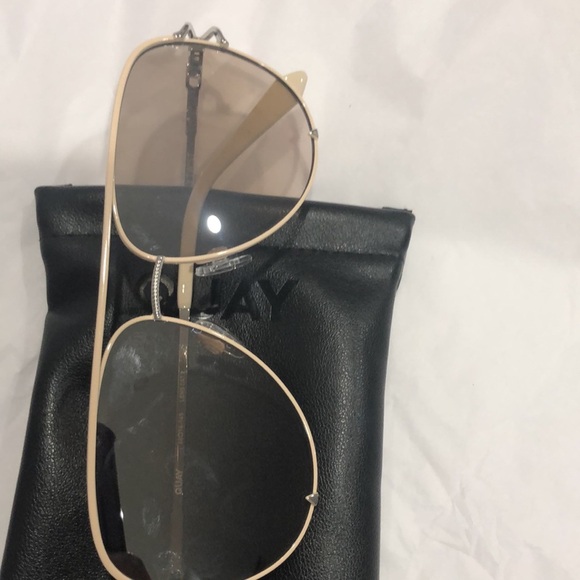 Quay Women's High Key Twist Silver Champagne Flash Aviator Sunglasses new - Picture 11 of 12